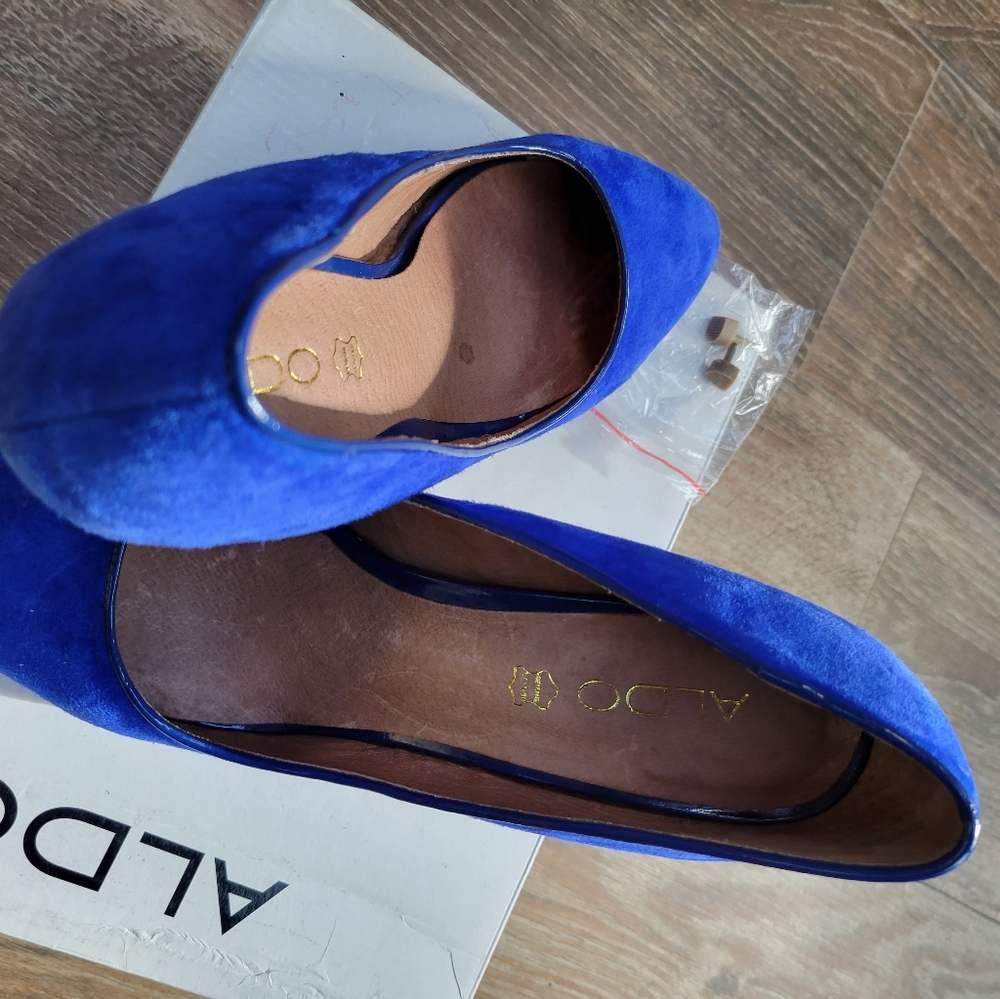 Aldo Turquoise Size 10 Pumps.